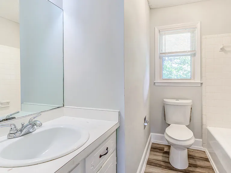 4505 Castlebar Dr — Photo 3