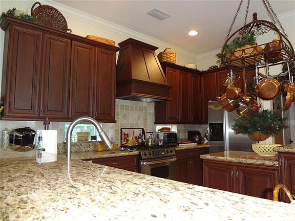 4th image of 1520 SW Prosperity Way