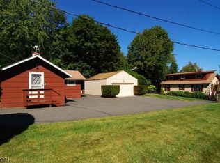 13 Pt Pleasant Rd, Hopatcong, NJ 07843