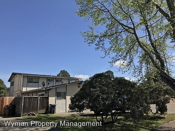 2nd image of 2226 Louisa St