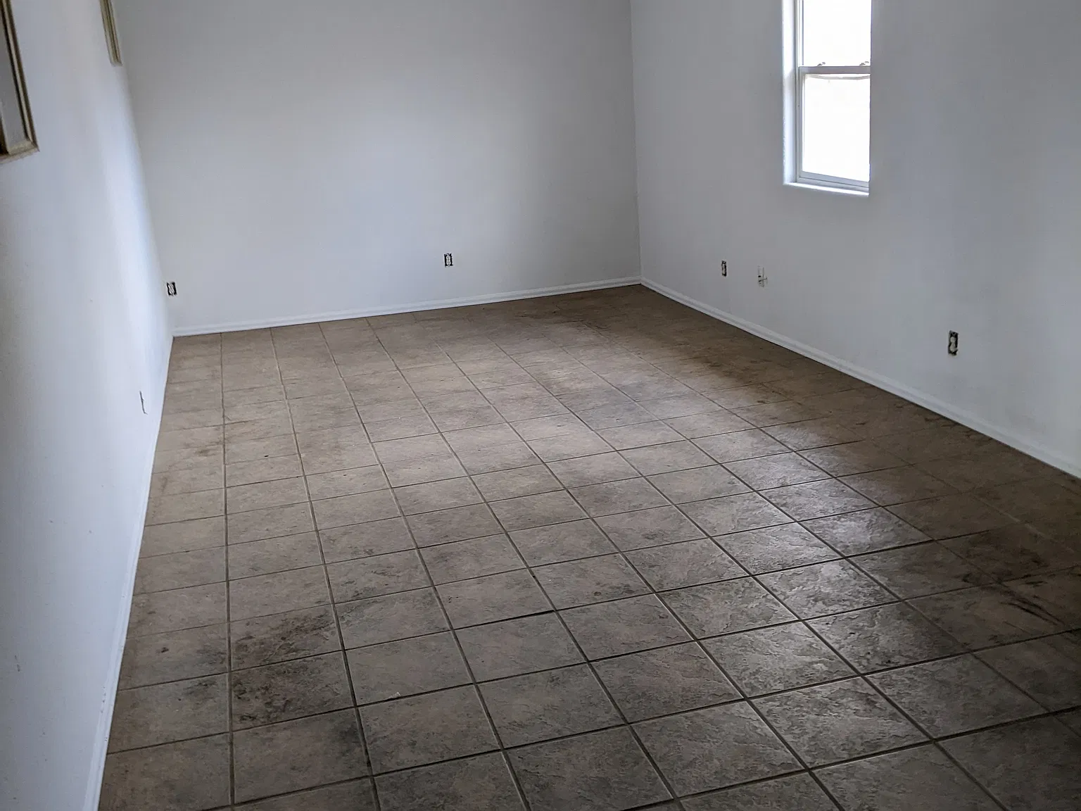 4 bed, 2.5 bath, 2068 sqft, $2,700 — Photo 3