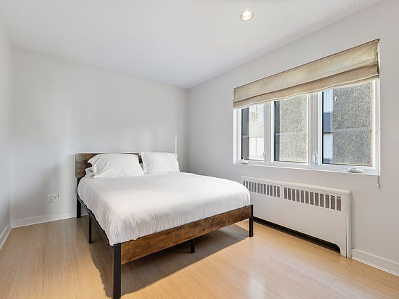 3rd image of 1540 Haro St #Penthouse