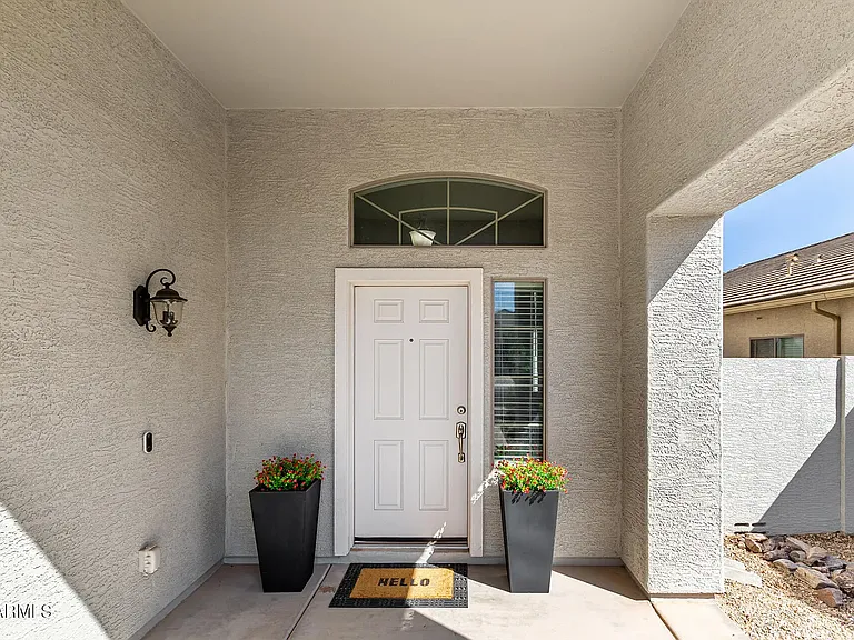 706 W Green Tree Dr — Photo 3