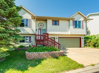 1506 Morning View Ct, Bismarck, ND 58501