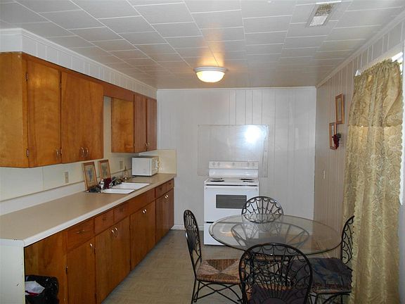 4th image of 929 Cedar St