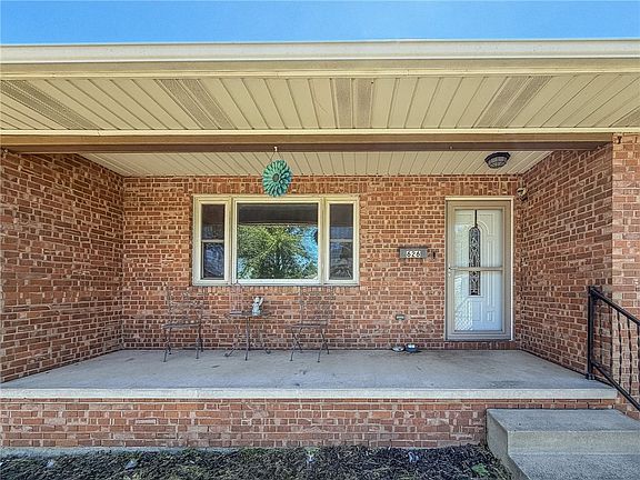 3rd image of 626 Bryan Ave