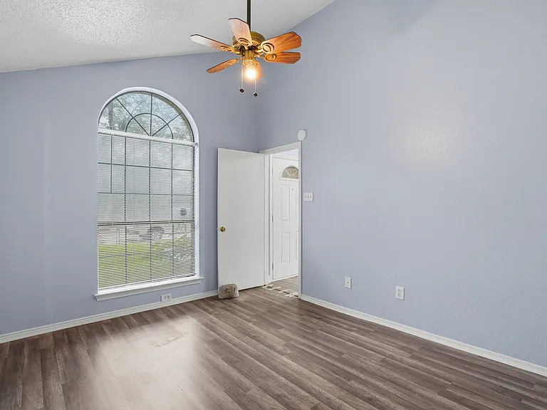2540 Winter Oak St — Photo 18