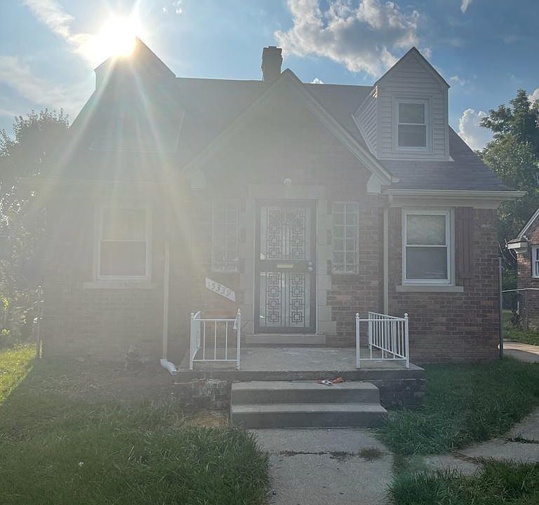 1st image of 15339 Auburn St
