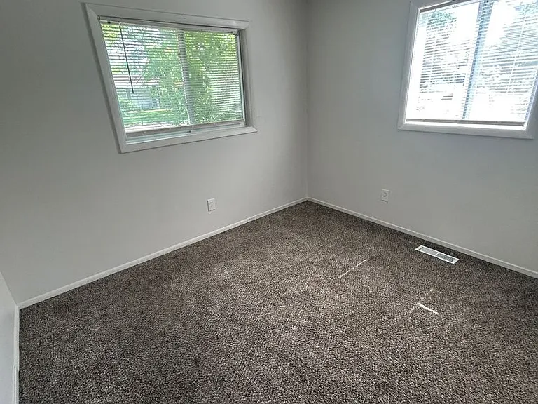 1162 Smith St — Photo 6