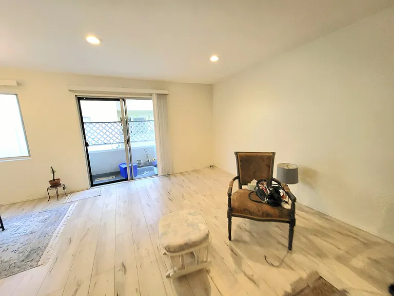 20 5343yarmouth St — Photo 3