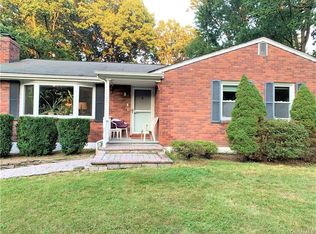 22 Cross St, New Windsor, NY 12553