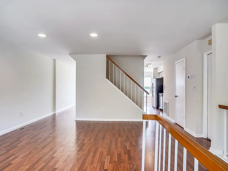 8830 Thomas Lea Ter — Photo 8
