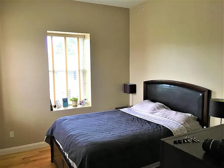 910 Saratoga St #15 — Photo 13