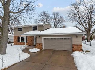 1216 Montclaire Ct, Appleton, WI 54915