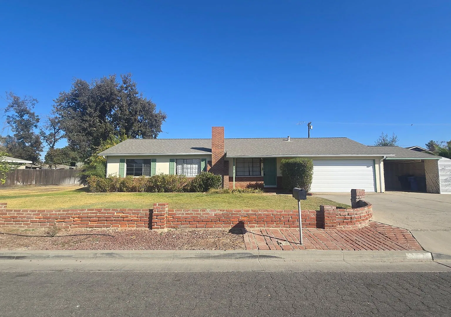 3 Br 1 Ba available Now — Photo 1