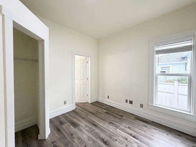 304 W Willis St — Photo 5