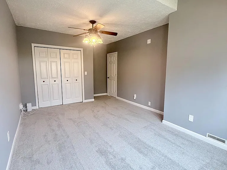 363 Portia St — Photo 9