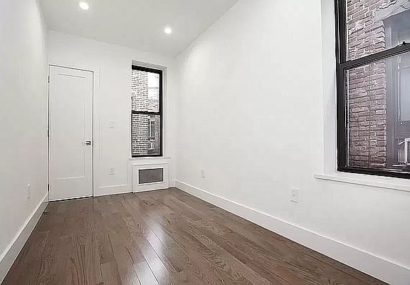 4th image of 19 Eldridge St APT 8
