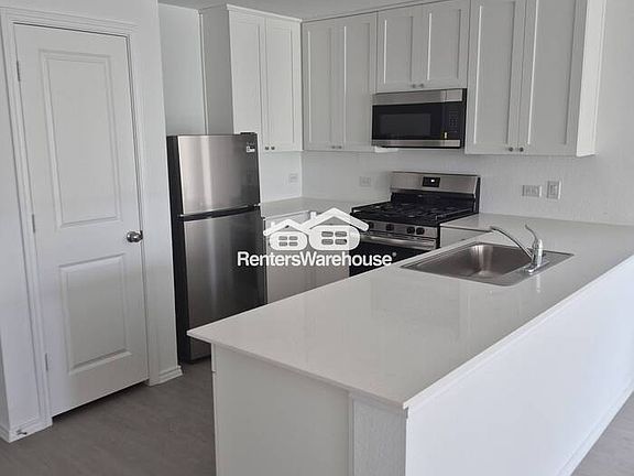 4th image of 416 Silvercloud Dr