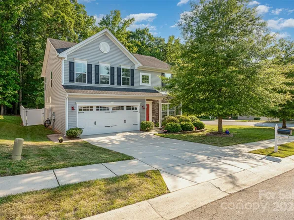 13002 Red Vulcan Ct, Charlotte, NC 28213