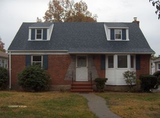 315 Arkansas Dr, Valley Stream, NY 11580