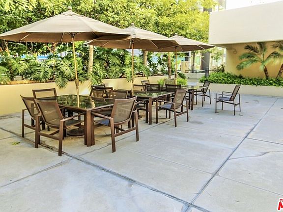 4th image of 600 W 9th St APT 1505