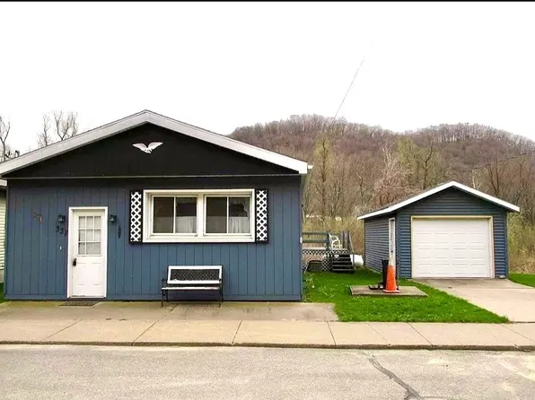 337 Spring St, Lynxville, WI 54626