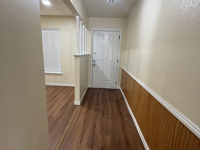 615 Oak Forest Dr — Photo 13
