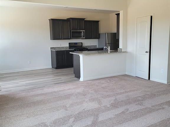 3rd image of 469 Amberwood Park Dr