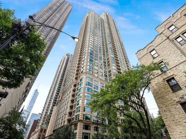 25 E Superior St APT 1006, Chicago, IL 60611