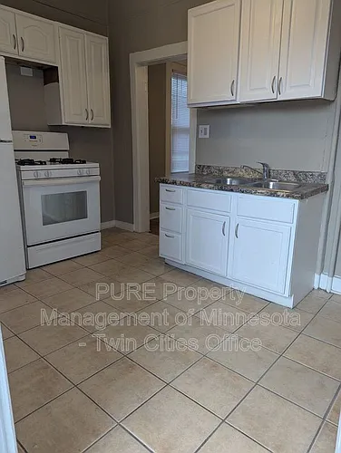 605 Van Buren Ave Photo 1