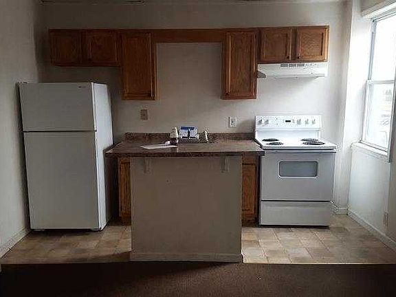 Apt 1 Kitchen