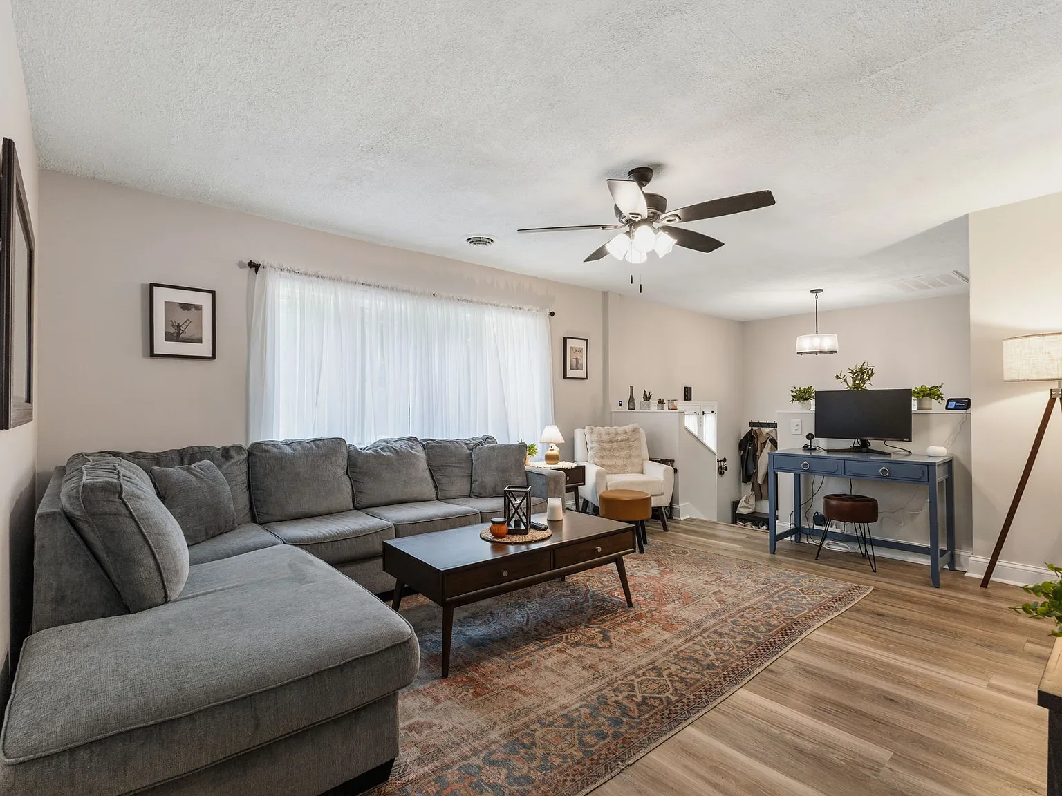 3 bed, 2.5 bath, 1356 sqft, $3,000 — Photo 3