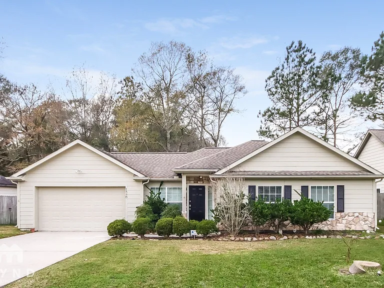 126 Kellyn Oaks Dr — Photo 1