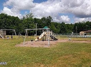 86 Bear Rock Rd, Lake Ariel, PA 18436