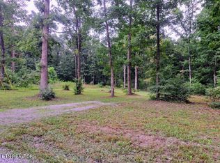 Ridge Rd W, Crossville, TN 38572