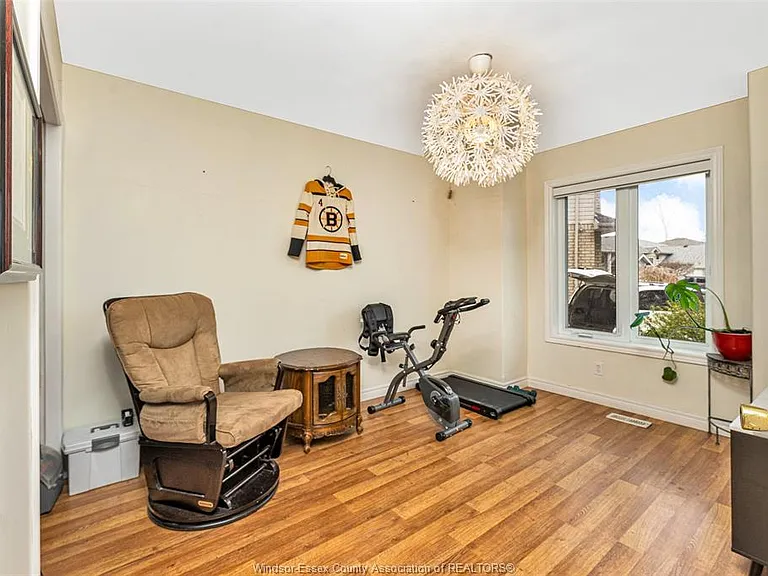 11460 Timber Bay Cres — Photo 17
