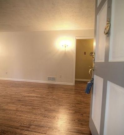 4th image of 2603 Lucky Valley Dr