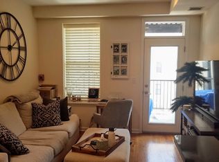 525 Adams St APT 3R, Hoboken, NJ 07030