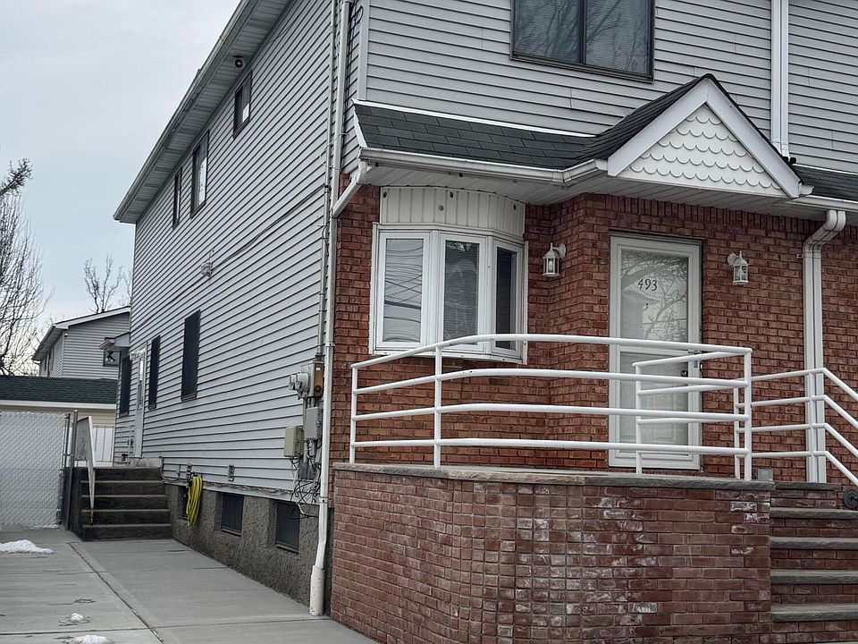 1st image of 493 Doane Ave