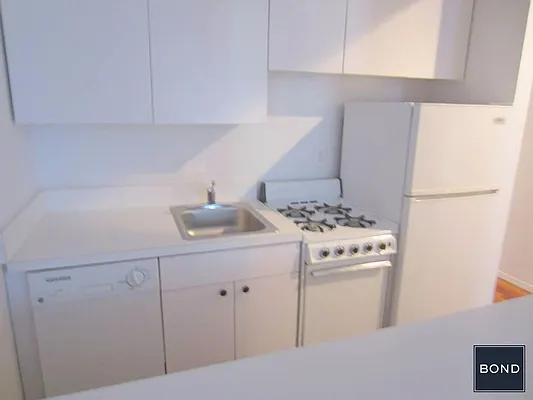 Rented by Bond New York | media 7