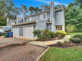 16 Rambling Meadows Ct, Tinton Falls, NJ 07724