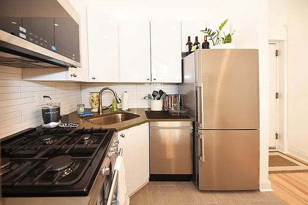 Rented by Buchbinder & Warren | media 18