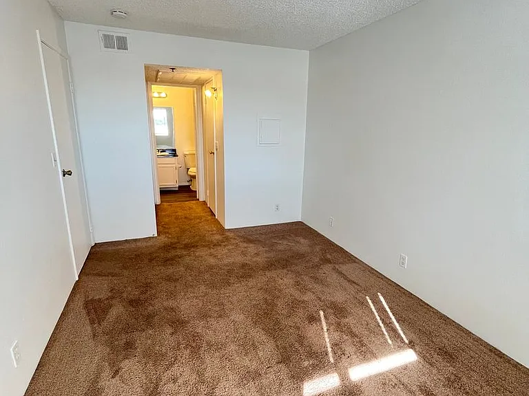 1381 E University Ave #304 — Photo 5