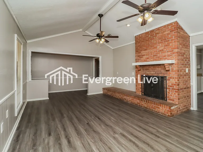 125 Dogwood Cir — Photo 3