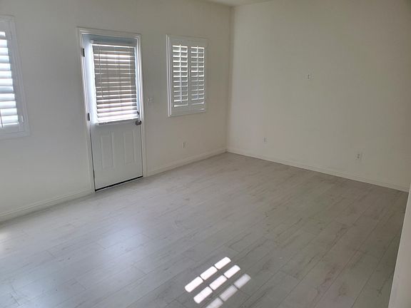 4th image of 2475 Altura Ave Unit 1/2