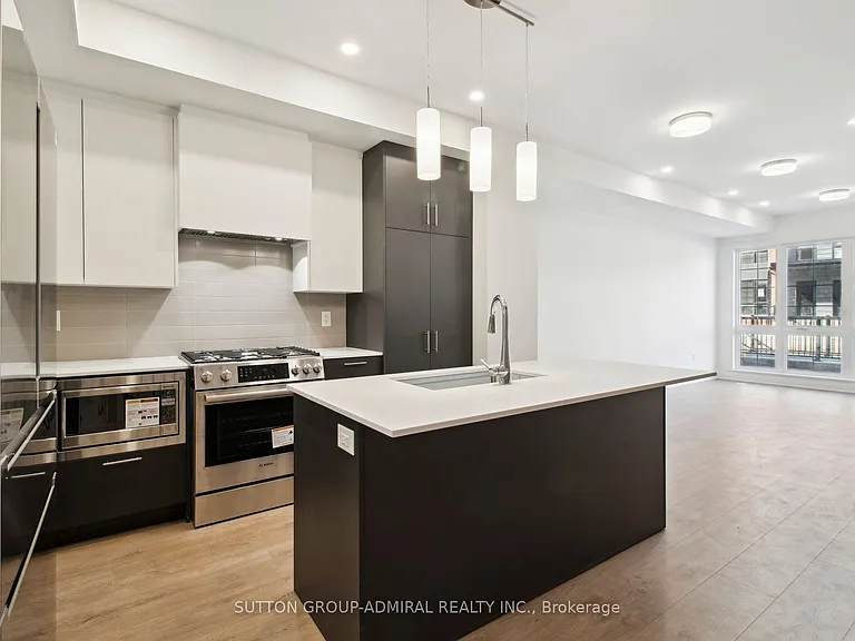 61 Burleigh Mews — Photo 9