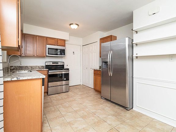5th image of 915 Hartsough Ct