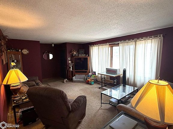 3rd image of 419 W Overmeyer Dr