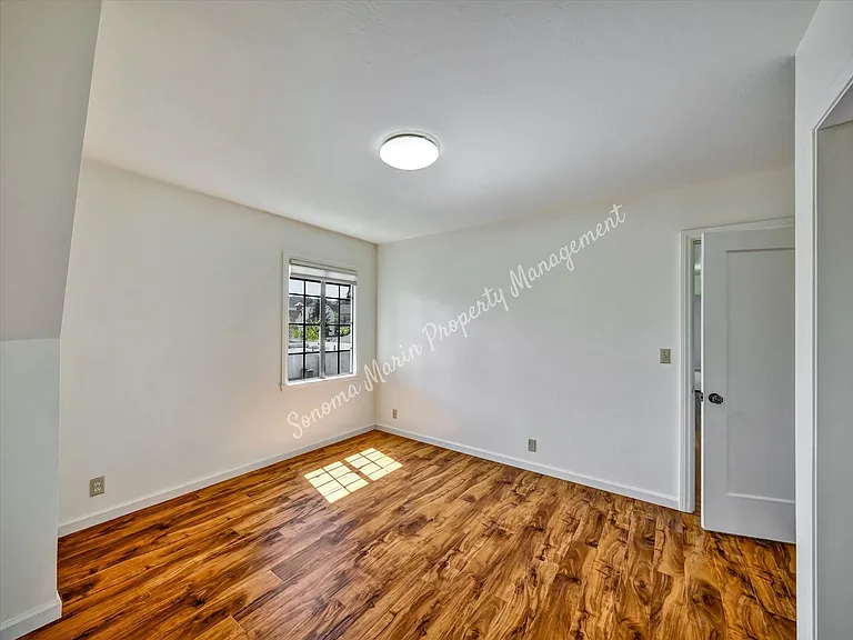 81 Elm Ave — Photo 26